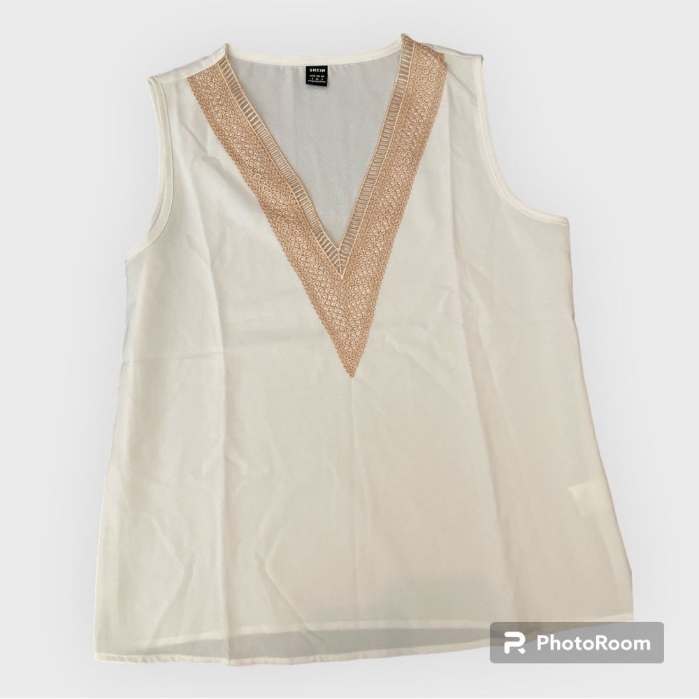 ⚡️(NWOT) V-Neck Sleeveless Top Tank Blouse ~ Size S ⚡️